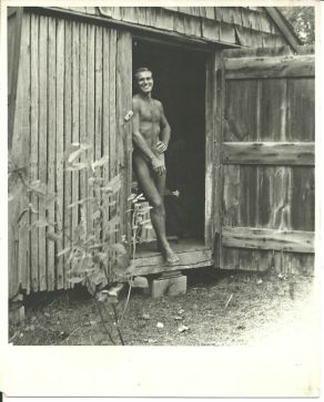 Tennessee Williams taken by George Platt Lynes in 1944