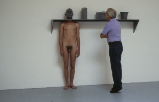 charles-ray_shelf-w-viewer