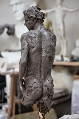 d1c6889a4e0cece85f16e2ed997f433f--contemporary-sculpture-clay-sculptures