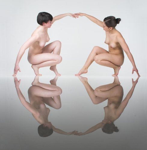 modern-and-contemporary-photography-circle-of-life-water-reflection-wasser-spiegelung-manfred-kielnhofer.jpg