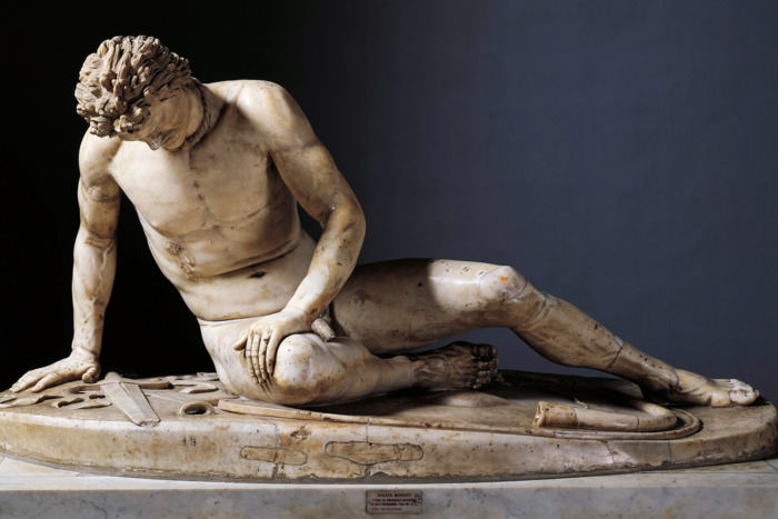 El galo moribundo - copia romana de una escultura situada en la acrópollis de Pergamon.jpg
